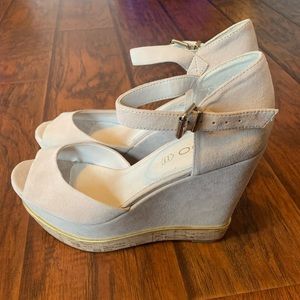 *BRAND NEW* Women’s Aldo Haelille Wedge Heels